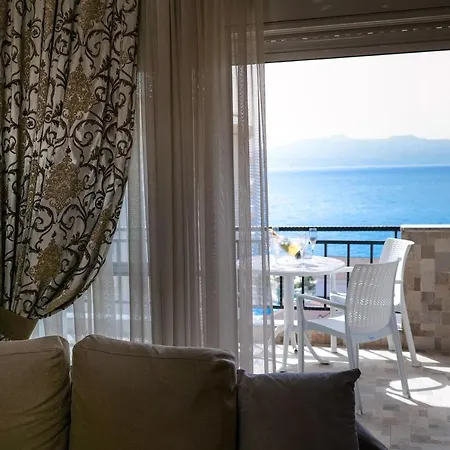 Sion 21 , A Three Bedroom In The Center Of The City Sarandë