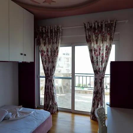 Sion 21 , A Three Bedroom In The Center Of The City Appartement Saranda